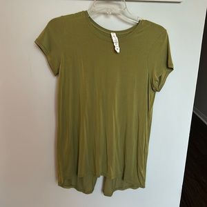 Lululemon T shirt